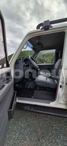 Big with watermark toyota land cruiser sud noumea 5126