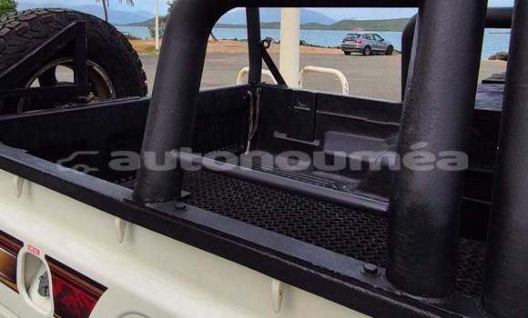 Acheter Occasion Voiture Toyota Land Cruiser Beige à Noumea, Sud Acheter Occasion Voiture Toyota Land Cruiser Beige à Noumea, Sud