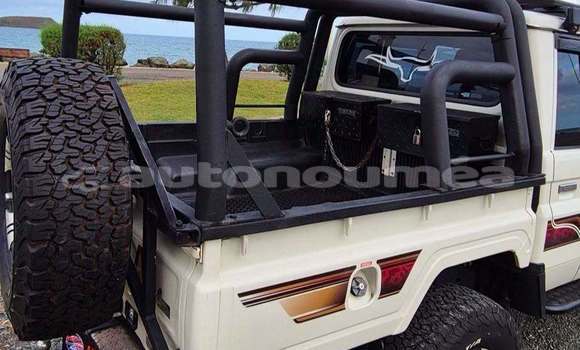 Acheter Occasion Voiture Toyota Land Cruiser Beige à Noumea, Sud Acheter Occasion Voiture Toyota Land Cruiser Beige à Noumea, Sud
