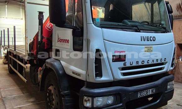 Acheter Occasion Utilitaire Iveco Cargo Blanc à Noumea, Sud Acheter Occasion Utilitaire Iveco Cargo Blanc à Noumea, Sud