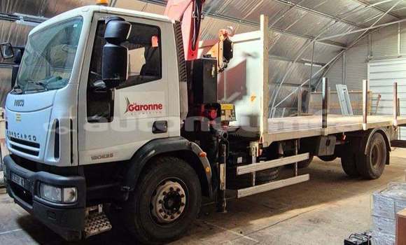 Acheter Occasion Utilitaire Iveco Cargo Blanc à Noumea, Sud Acheter Occasion Utilitaire Iveco Cargo Blanc à Noumea, Sud