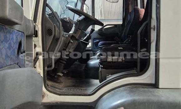 Acheter Occasion Utilitaire Iveco Cargo Blanc à Noumea, Sud Acheter Occasion Utilitaire Iveco Cargo Blanc à Noumea, Sud
