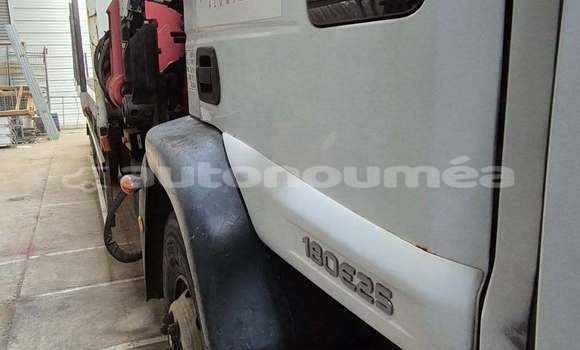 Acheter Occasion Utilitaire Iveco Cargo Blanc à Noumea, Sud Acheter Occasion Utilitaire Iveco Cargo Blanc à Noumea, Sud