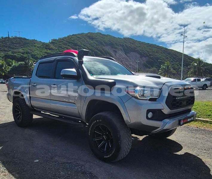Big with watermark toyota tacoma sud noumea 5137