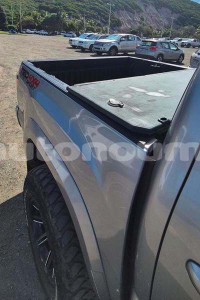 Big with watermark toyota tacoma sud noumea 5137