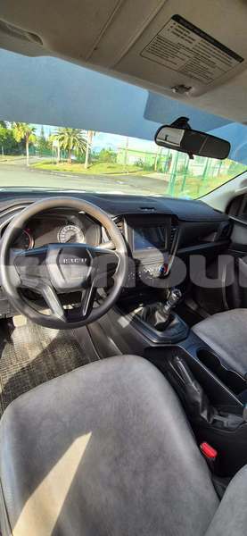 Big with watermark isuzu d max sud noumea 5138