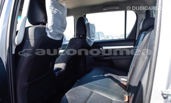 Acheter Import Voiture Toyota Hilux Autre à Import - Dubai, Iles Acheter Import Voiture Toyota Hilux Autre à Import - Dubai, Iles
