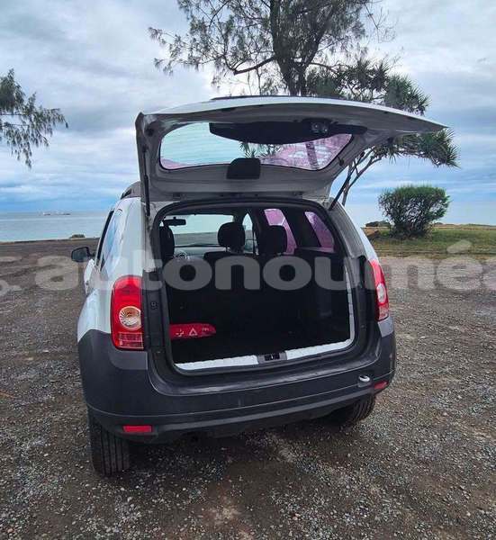 Big with watermark dacia duster sud noumea 5141