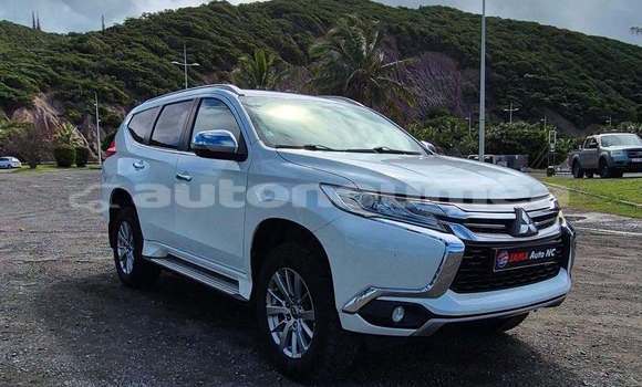 Buy Used Mitsubishi Pajero Sport White Car in Noumea in Sud Buy Used Mitsubishi Pajero Sport White Car in Noumea in Sud