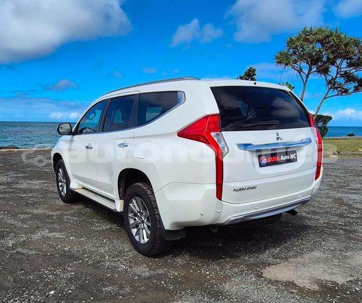 Big with watermark mitsubishi pajero sport sud noumea 5144