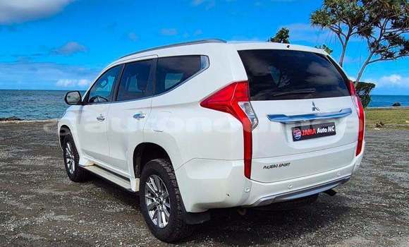 Buy Used Mitsubishi Pajero Sport White Car in Noumea in Sud Buy Used Mitsubishi Pajero Sport White Car in Noumea in Sud