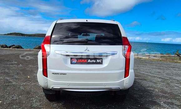 Buy Used Mitsubishi Pajero Sport White Car in Noumea in Sud Buy Used Mitsubishi Pajero Sport White Car in Noumea in Sud