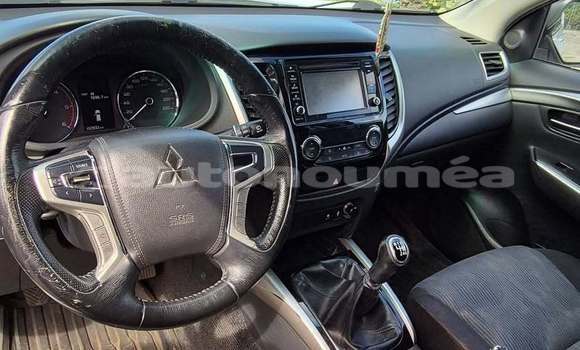 Buy Used Mitsubishi Pajero Sport White Car in Noumea in Sud Buy Used Mitsubishi Pajero Sport White Car in Noumea in Sud