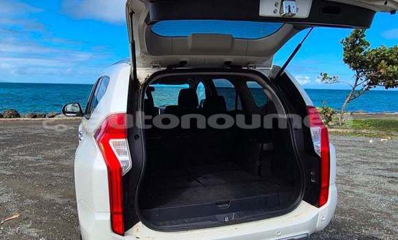 Buy Used Mitsubishi Pajero Sport White Car in Noumea in Sud Buy Used Mitsubishi Pajero Sport White Car in Noumea in Sud