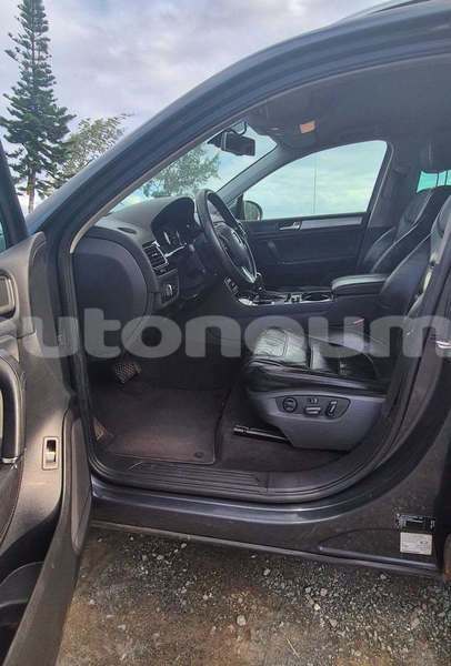 Big with watermark volkswagen touareg sud noumea 5146