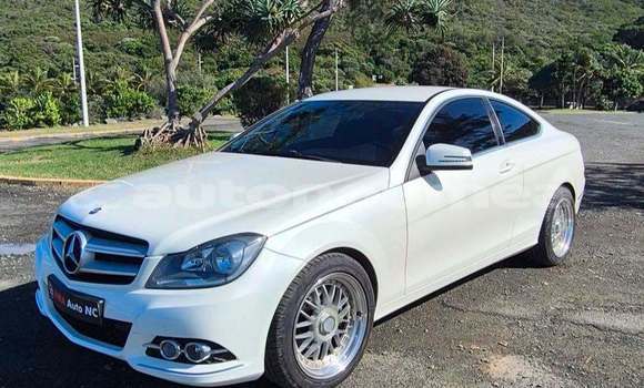 Acheter Occasion Voiture Mercedes-Benz C180 coupe Blanc à Noumea, Sud