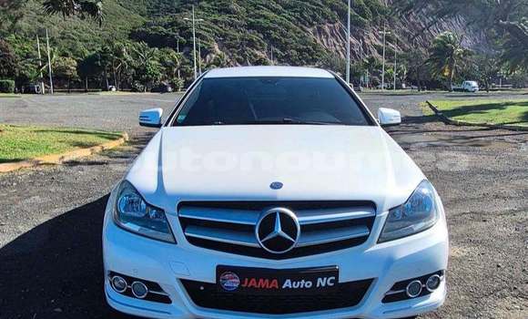 Buy Used Mercedes-Benz C180 coupe White Car in Noumea in Sud Buy Used Mercedes-Benz C180 coupe White Car in Noumea in Sud