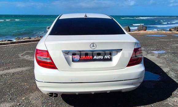 Buy Used Mercedes-Benz C180 coupe White Car in Noumea in Sud Buy Used Mercedes-Benz C180 coupe White Car in Noumea in Sud