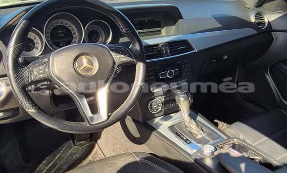 Buy Used Mercedes-Benz C180 coupe White Car in Noumea in Sud Buy Used Mercedes-Benz C180 coupe White Car in Noumea in Sud