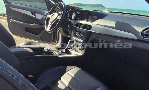 Buy Used Mercedes-Benz C180 coupe White Car in Noumea in Sud Buy Used Mercedes-Benz C180 coupe White Car in Noumea in Sud