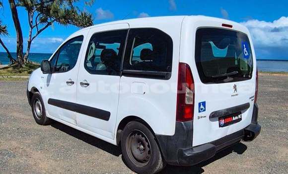 Buy Used Peugeot Partner White Car in Noumea in Sud Buy Used Peugeot Partner White Car in Noumea in Sud