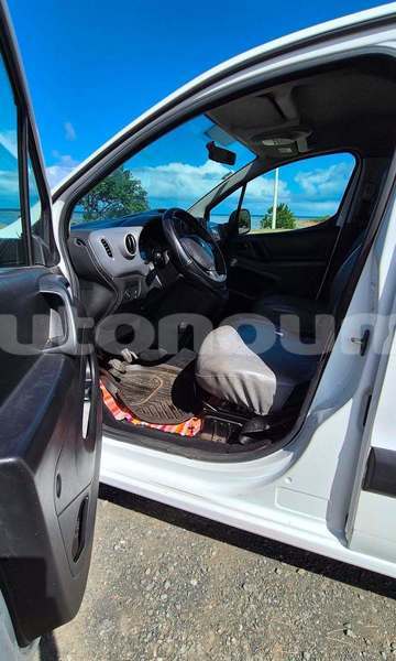 Big with watermark peugeot partner sud noumea 5150
