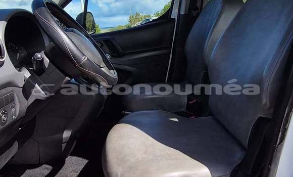 Buy Used Peugeot Partner White Car in Noumea in Sud Buy Used Peugeot Partner White Car in Noumea in Sud