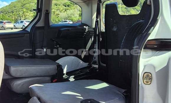 Buy Used Peugeot Partner White Car in Noumea in Sud Buy Used Peugeot Partner White Car in Noumea in Sud