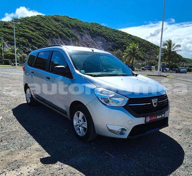 Big with watermark dacia lodgy sud noumea 5151