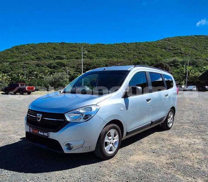 Big with watermark dacia lodgy sud noumea 5151