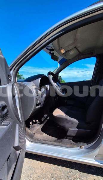 Big with watermark dacia lodgy sud noumea 5151