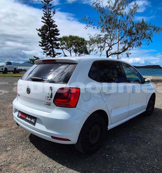 Big with watermark volkswagen polo sud noumea 5152