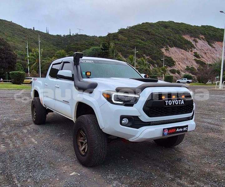 Big with watermark toyota tacoma sud noumea 5156