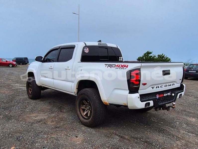 Big with watermark toyota tacoma sud noumea 5156