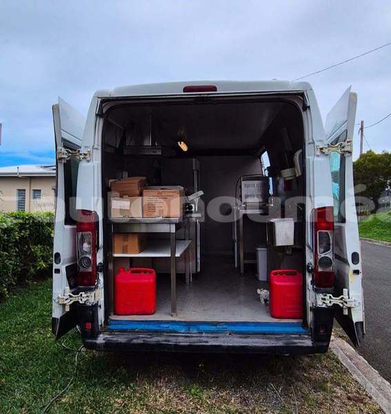 Big with watermark citroen jumper sud noumea 5164