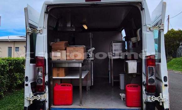 Buy Used Citroen Jumper White Truck in Noumea in Sud Buy Used Citroen Jumper White Truck in Noumea in Sud