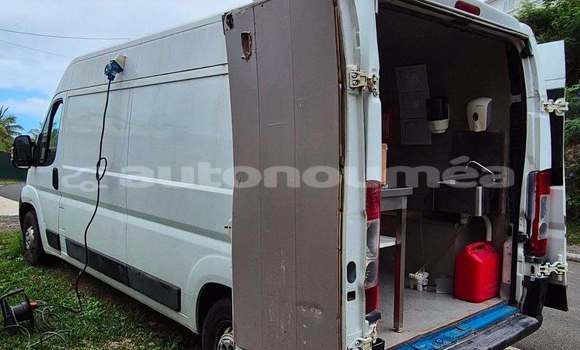 Buy Used Citroen Jumper White Truck in Noumea in Sud Buy Used Citroen Jumper White Truck in Noumea in Sud