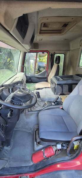 Big with watermark renault g300 sud noumea 5165