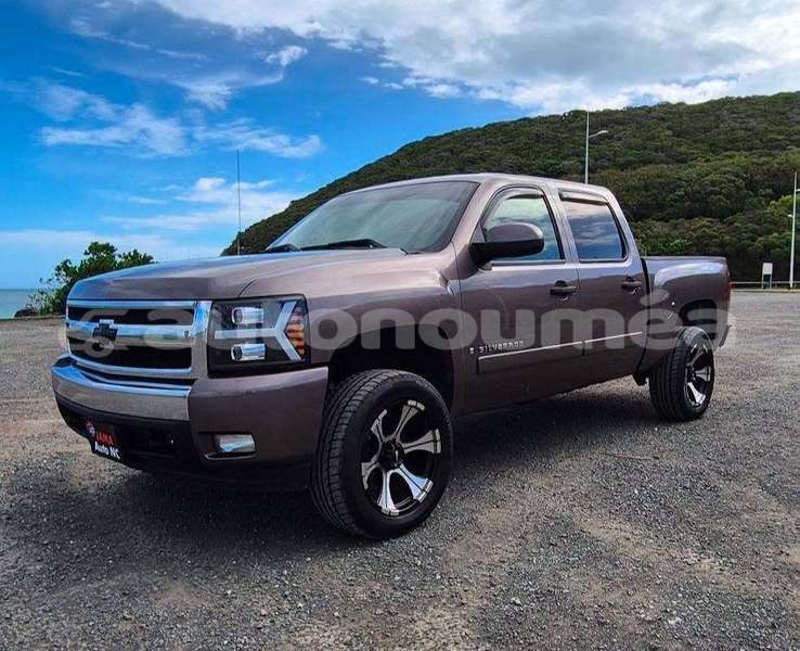 Big with watermark chevlolet spin sud noumea 5171
