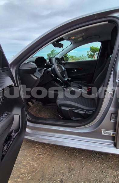 Big with watermark peugeot 208 sud noumea 5177