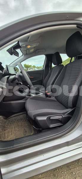 Big with watermark peugeot 208 sud noumea 5177
