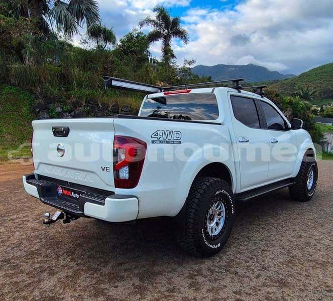 Big with watermark nissan navara sud noumea 5178