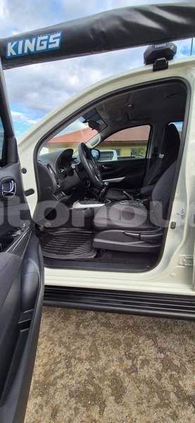 Big with watermark nissan navara sud noumea 5178