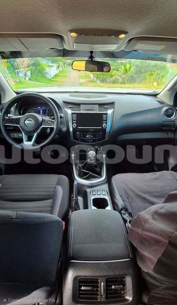 Big with watermark nissan navara sud noumea 5178