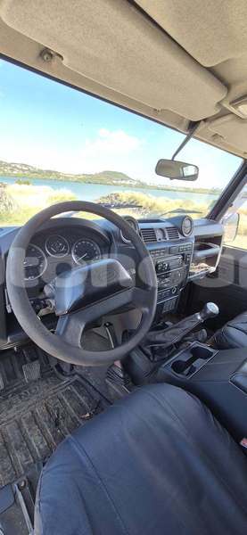 Big with watermark land rover defender sud noumea 5187
