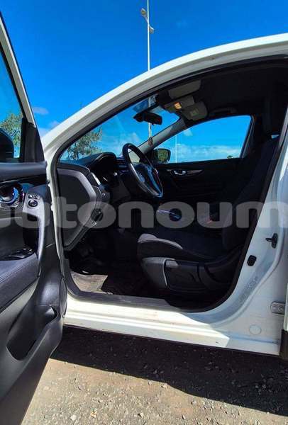 Big with watermark nissan qashqai 2 sud noumea 5189