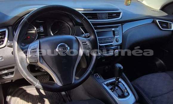 Buy Used Nissan Qashqai+2 White Car in Noumea in Sud Buy Used Nissan Qashqai+2 White Car in Noumea in Sud