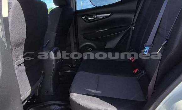 Buy Used Nissan Qashqai+2 White Car in Noumea in Sud Buy Used Nissan Qashqai+2 White Car in Noumea in Sud