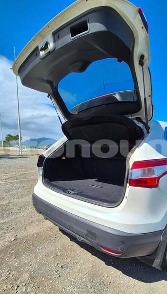 Big with watermark nissan qashqai 2 sud noumea 5189