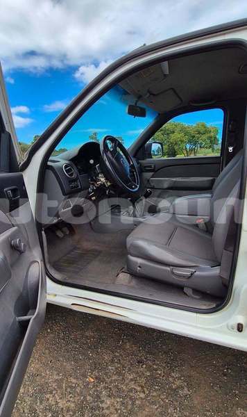 Big with watermark mazda bt50 sud noumea 5191